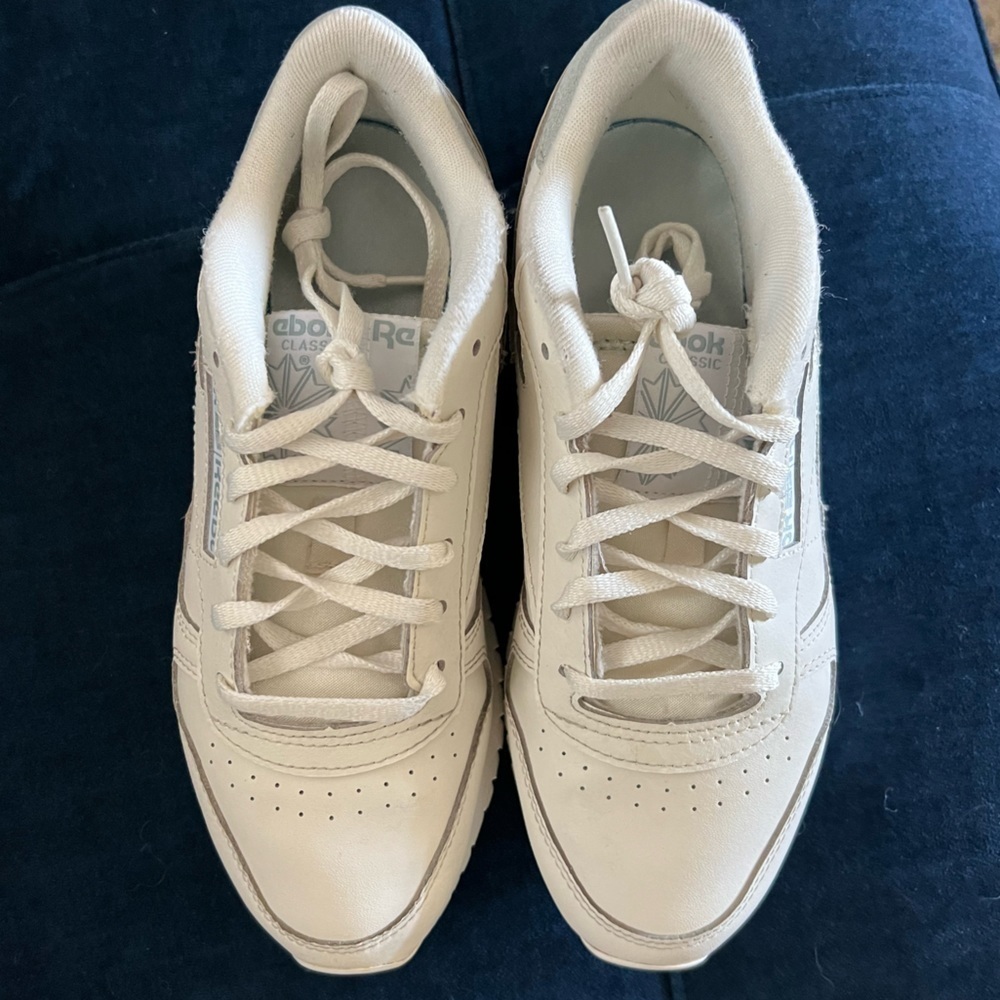 Reebok Classic Leather "Chalk/Chalk/Sea Grey" Women's Shoe **New** - Picture 7 of 9